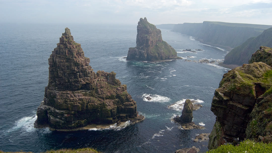 Discovering Duncansby Head Lighthouse in Caithness | NorthLink Ferries
