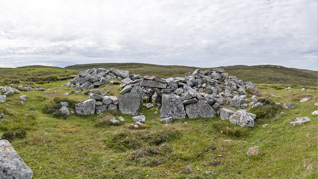 Pundswater chambered cairn in Shetland