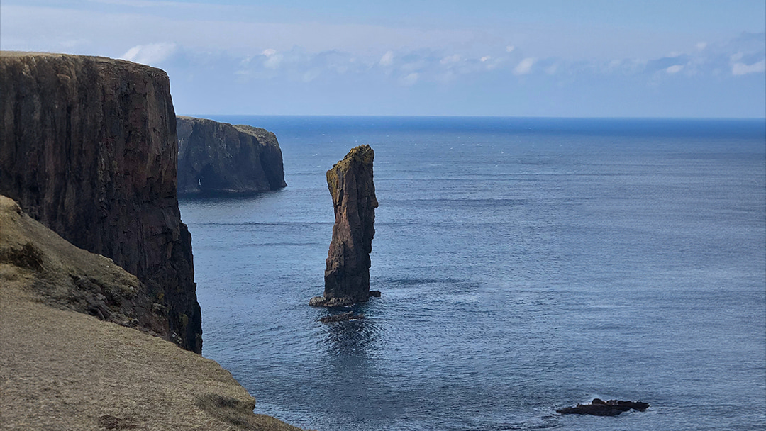 Sea stack near Hund Geo, in Papa Stour