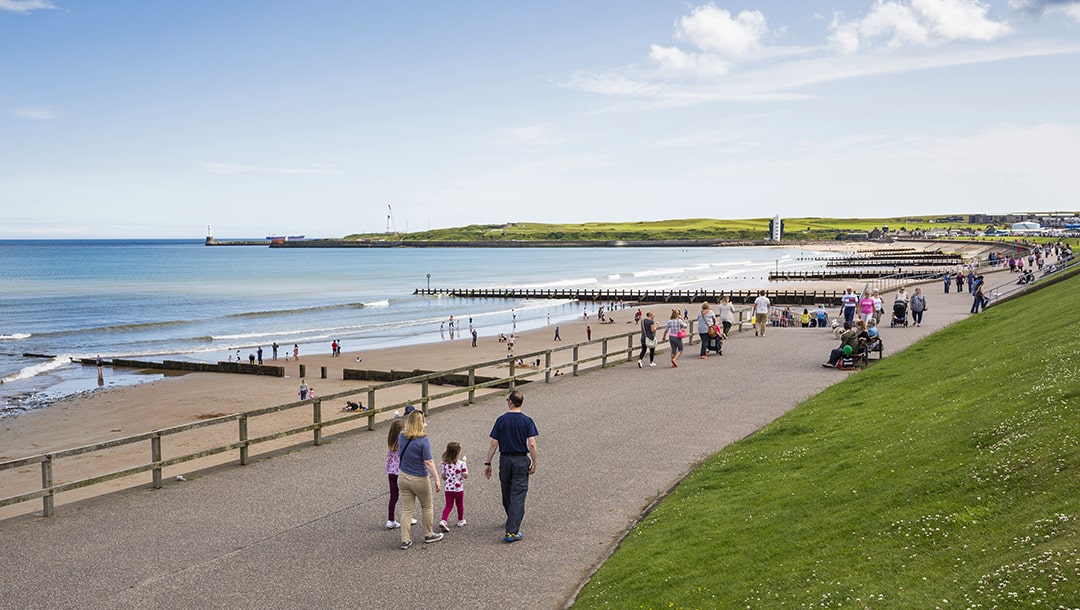 Walking south along the Aberdeen Promenade